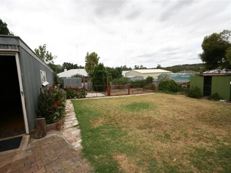 11 Kelly Street, Clare SA 5453