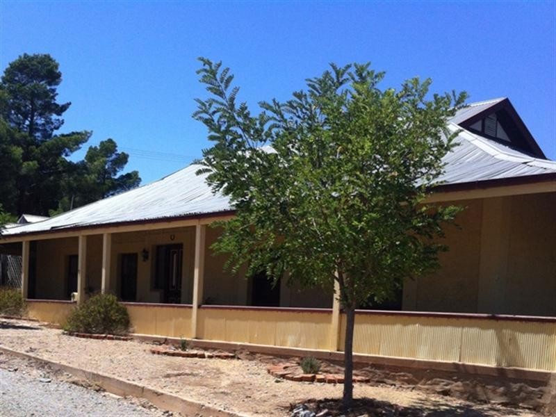 7 Helston Street, Burra SA 5417