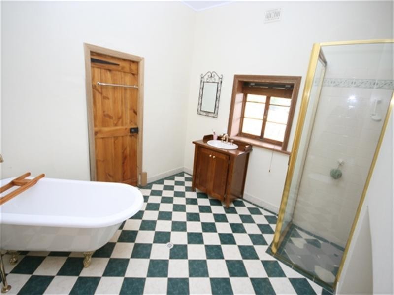 7 Helston Street, Burra SA 5417