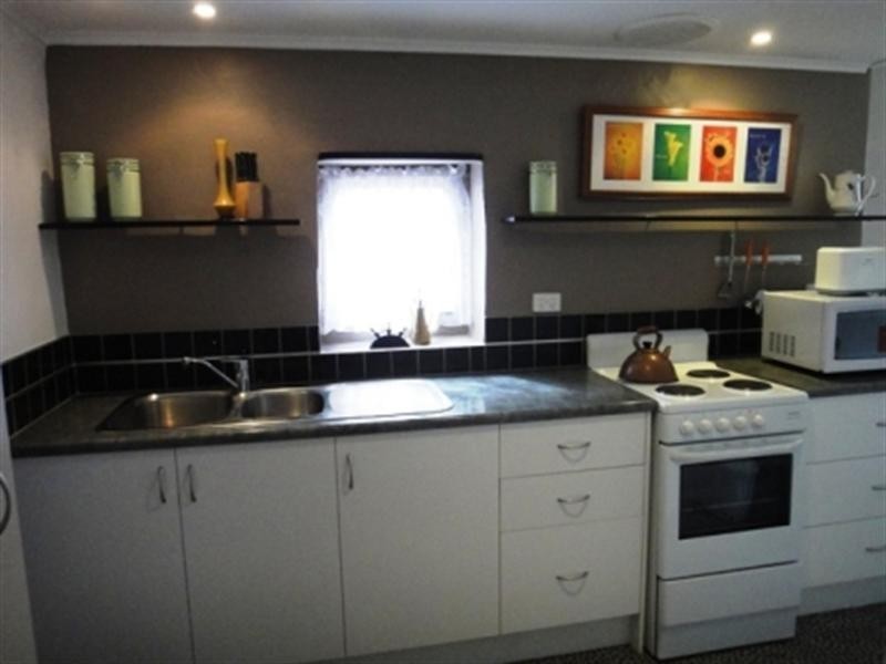 6 Helston Street, Burra SA 5417