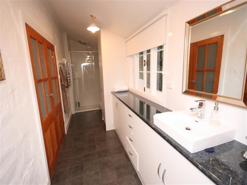 9 Harriett Street, Clare SA 5453