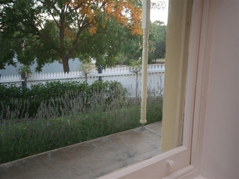 9 Harriett Street, Clare SA 5453