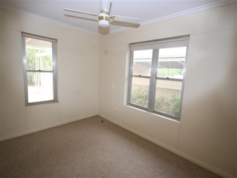 38 Railway East Terrace, Snowtown SA 5520