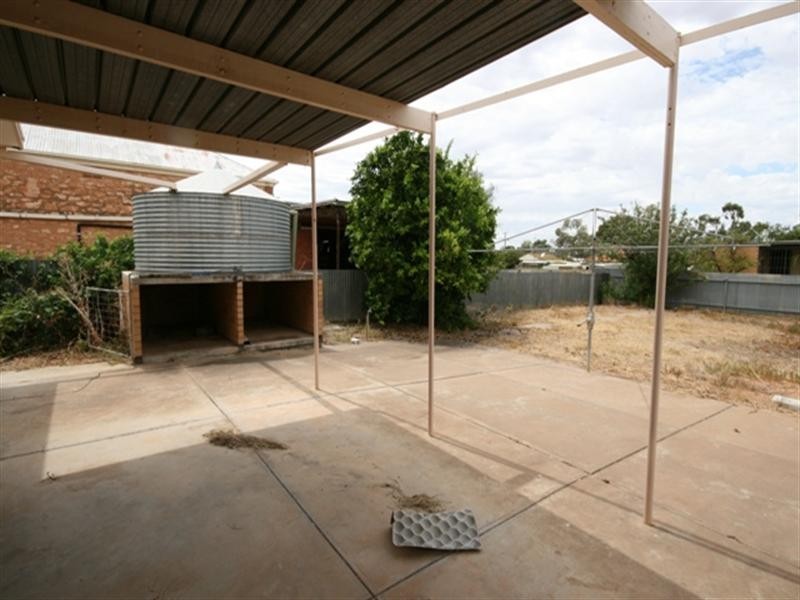 38 Railway East Terrace, Snowtown SA 5520