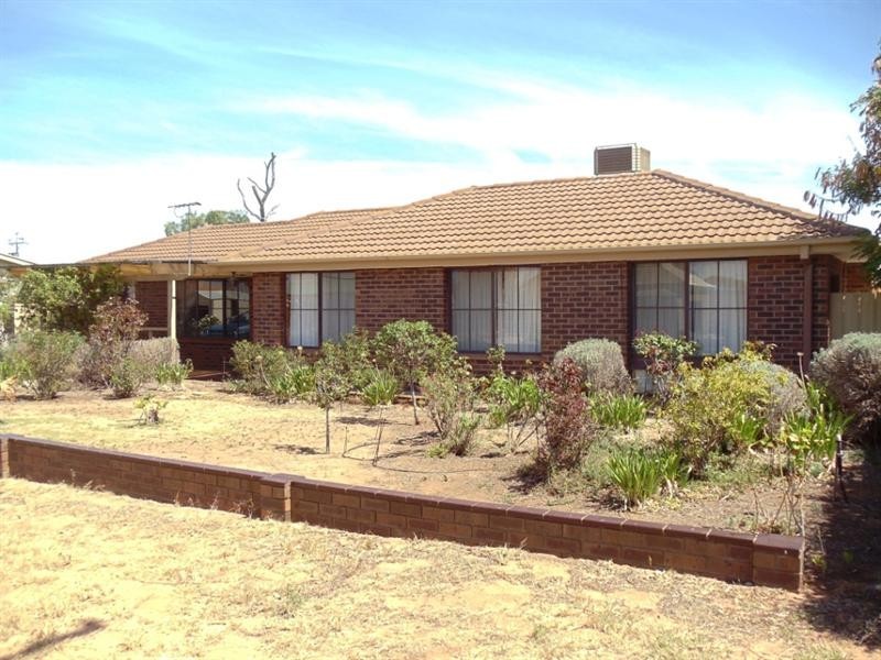 9 Annie Watt Street, Price SA 5570
