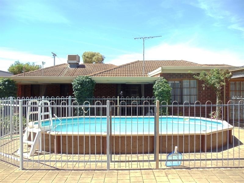 9 Annie Watt Street, Price SA 5570