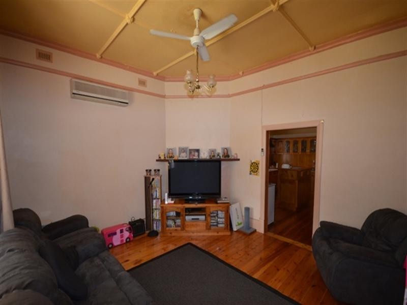 32 Jonathon Street, Clare SA 5453