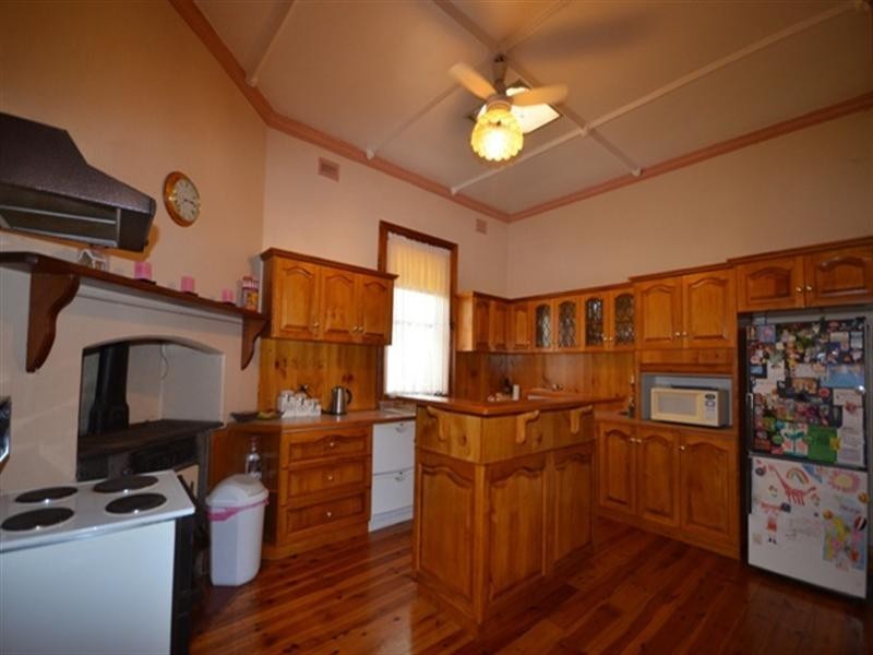 32 Jonathon Street, Clare SA 5453