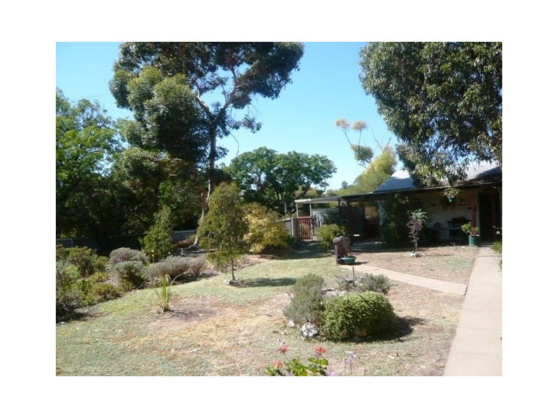 22 Thames Street, Burra SA 5417