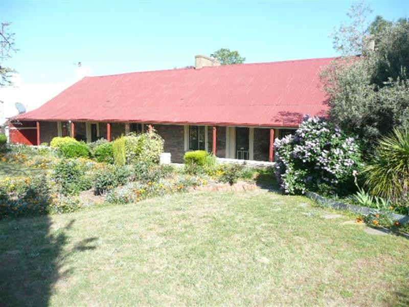 16 Smelts Road, Burra SA 5417