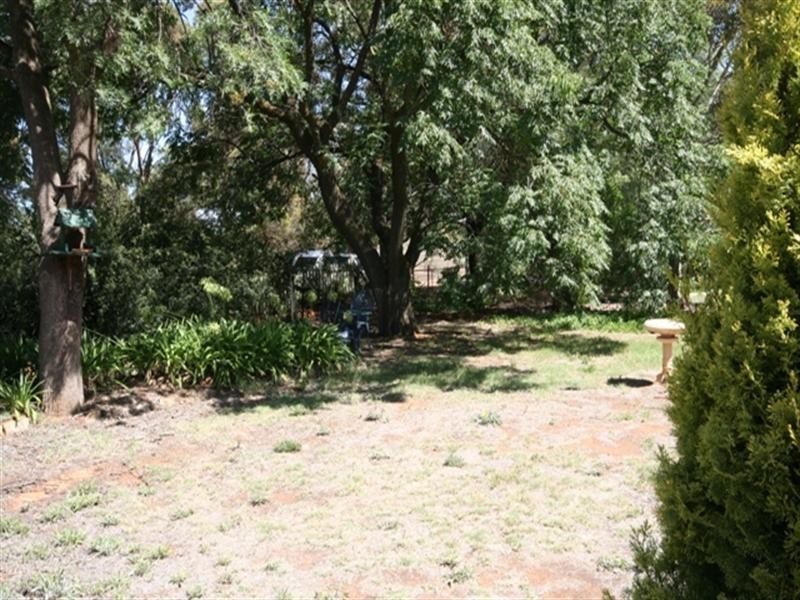 16 Smelts Road, Burra SA 5417