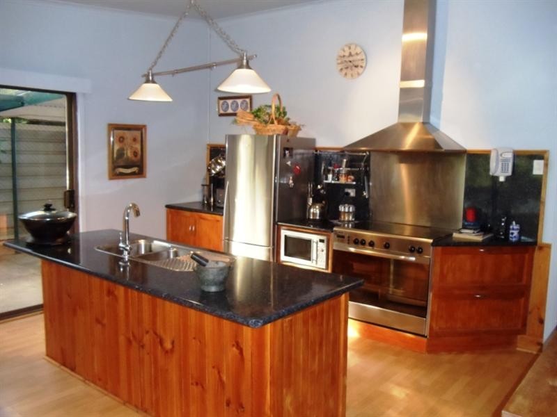 13 Clinton Road, Maitland SA 5573