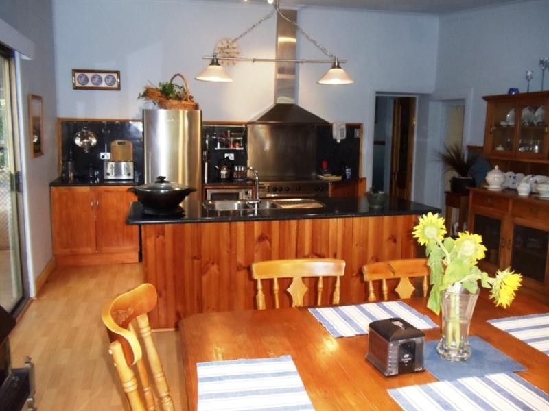 13 Clinton Road, Maitland SA 5573