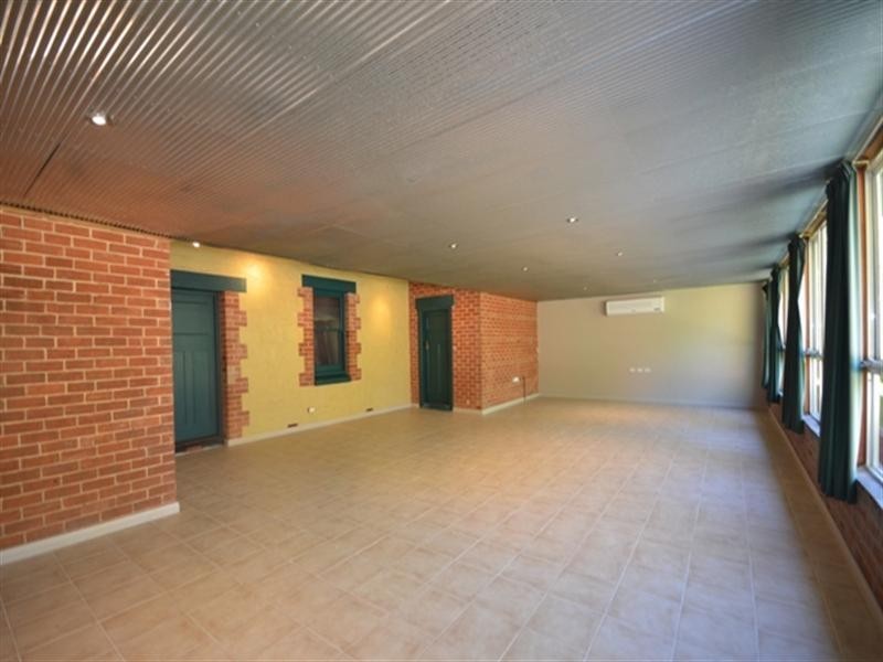 46 Victoria Road, Clare SA 5453