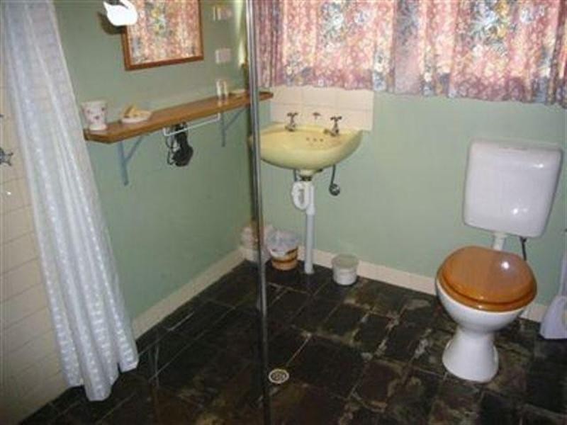 14 Truro Street, Burra SA 5417