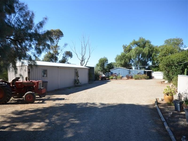“Ashwood” Pipeline Road, Clare SA 5453