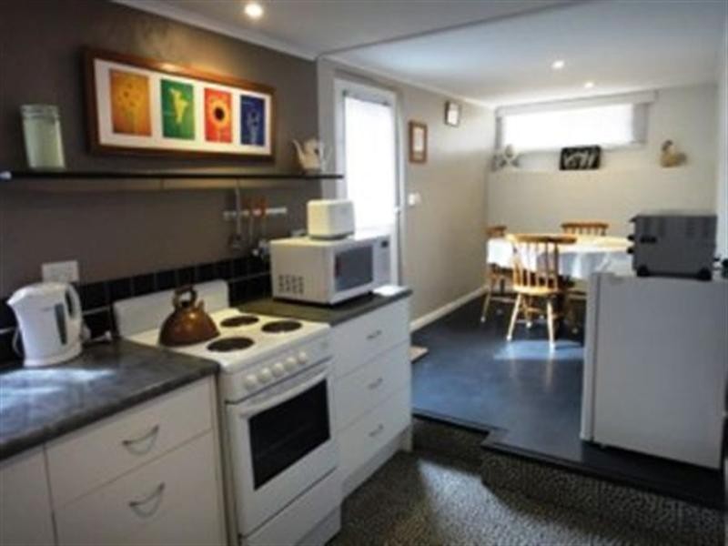 6 Helston Street, Burra SA 5417