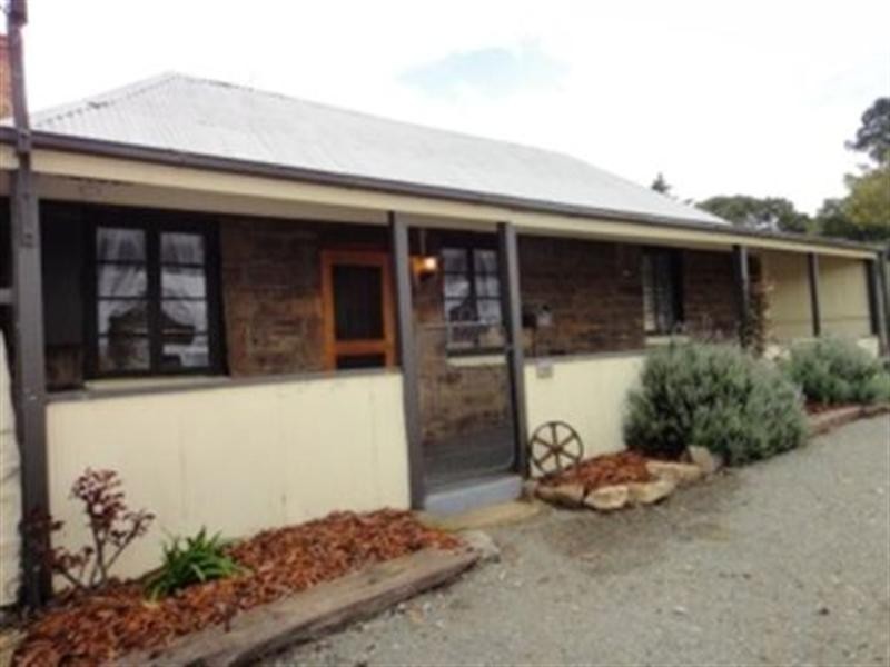 6 Helston Street, Burra SA 5417