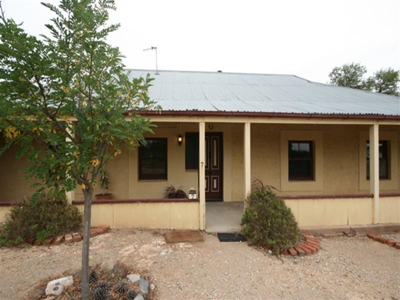 7 Helston Street, Burra SA 5417
