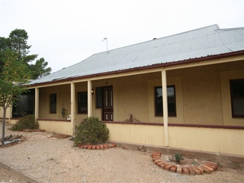 7 Helston Street, Burra SA 5417