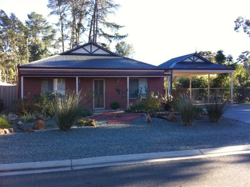 9 Rocky Glen Court, Clare SA 5453