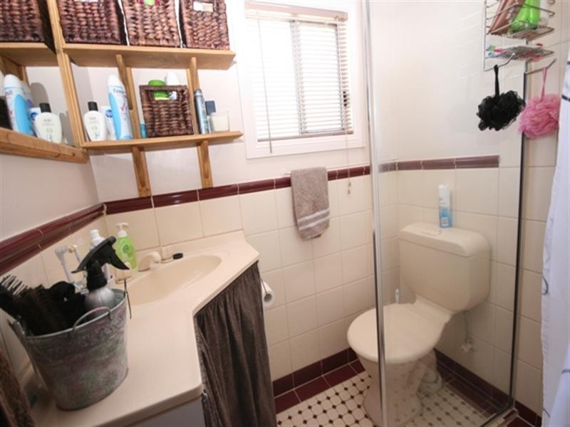 12 West Terrace, Clare SA 5453