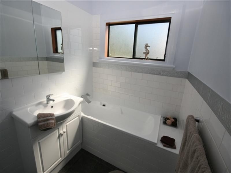 12 West Terrace, Clare SA 5453