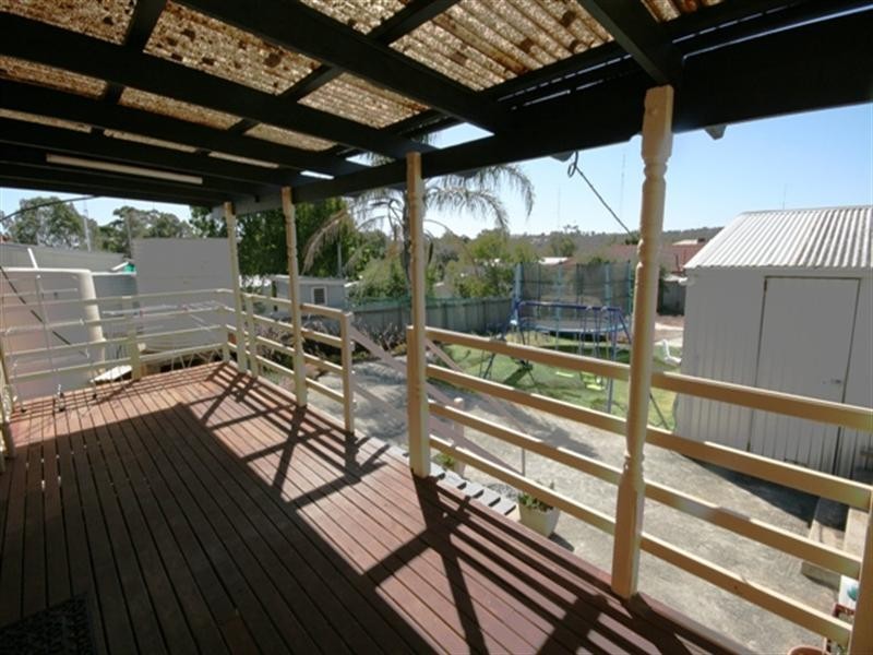 12 West Terrace, Clare SA 5453