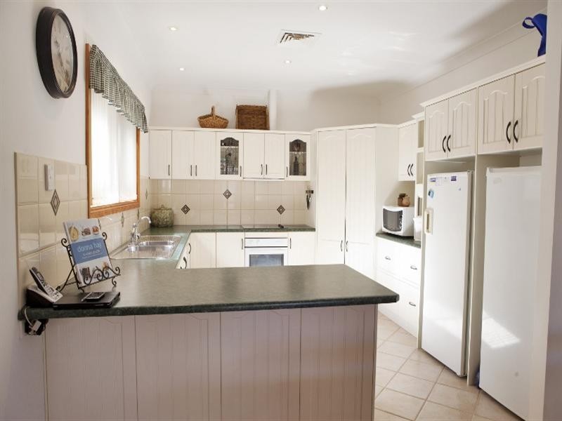 7 March Court, Clare SA 5453