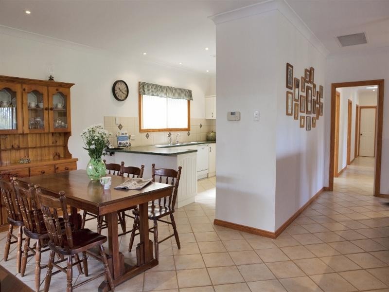 7 March Court, Clare SA 5453