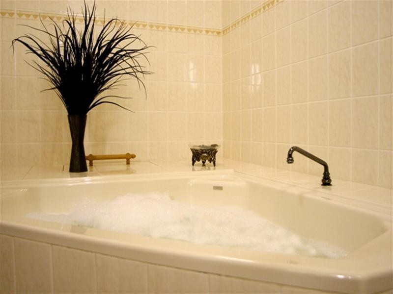 15 Vanga Avenue, Clare SA 5453