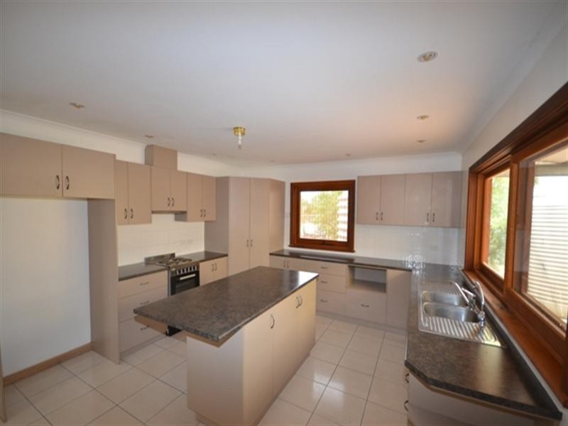 232 Graham Street, Burra SA 5417