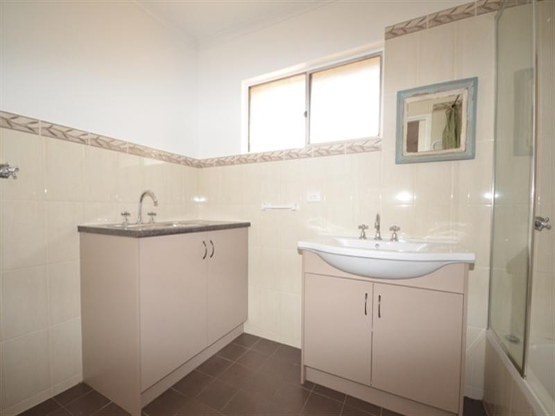 232 Graham Street, Burra SA 5417