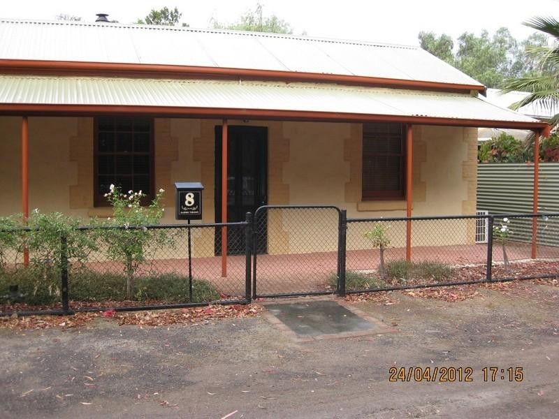 8 Railway Terrace, Riverton SA 5412