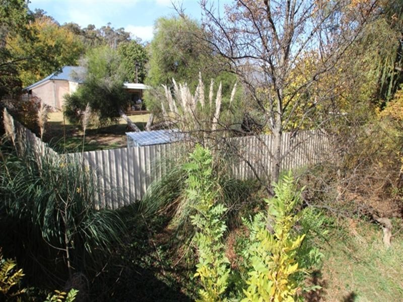 2 Warenda Road, Clare SA 5453