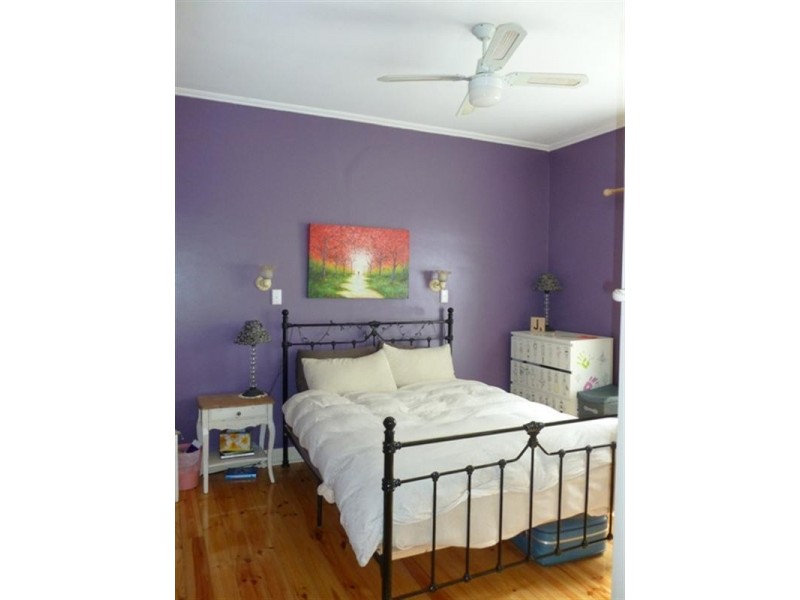 12 Powell Place, Clare SA 5453