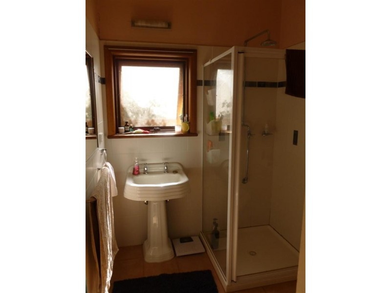 12 Powell Place, Clare SA 5453