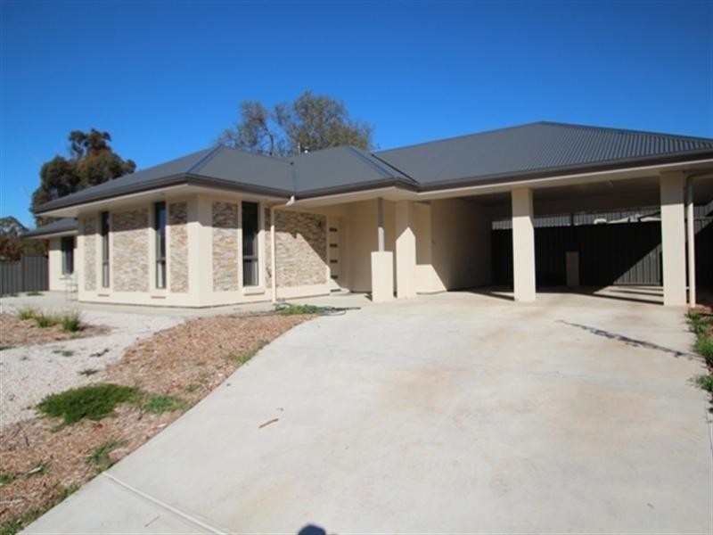 12 Edward Street, Clare SA 5453