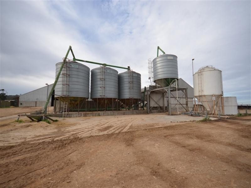 Feedlot Muana Road, Spring Gully SA 5453