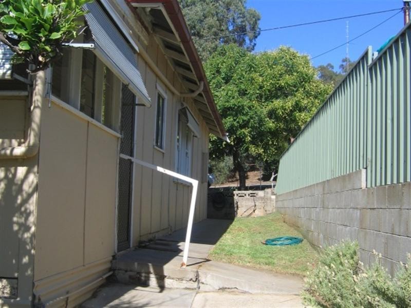 34 West Terrace, Clare SA 5453