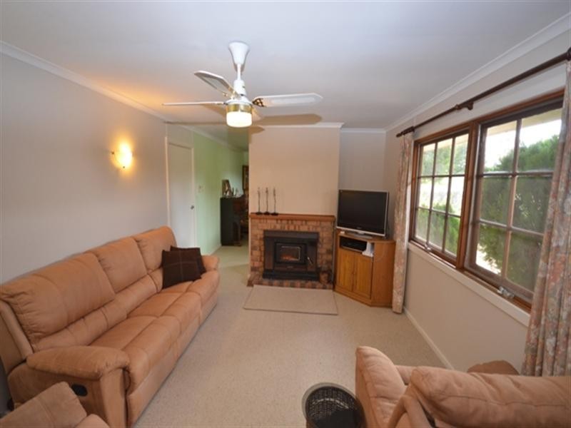 10 Railway Street, Farrell Flat SA 5416