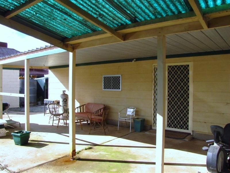 38-40 Gladstone Street “Happy Rock Cafe”, Gladstone SA 5473