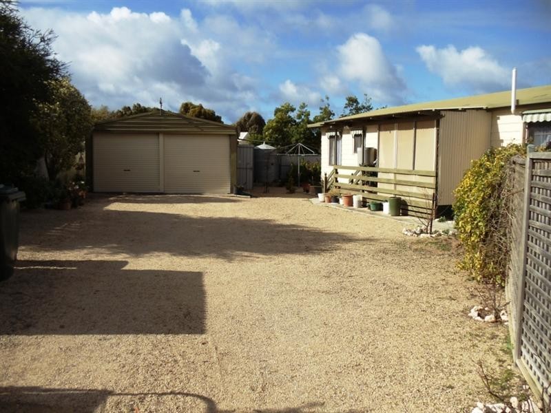 2 Douglas Court, Tiddy Widdy Beach SA 5571