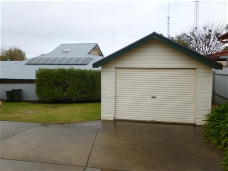 22 Daly Street, Clare SA 5453
