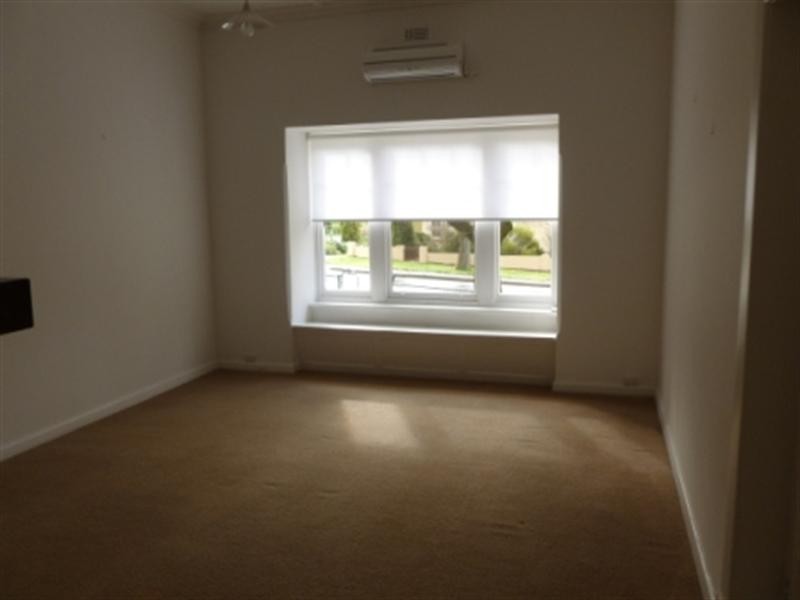 22 Daly Street, Clare SA 5453