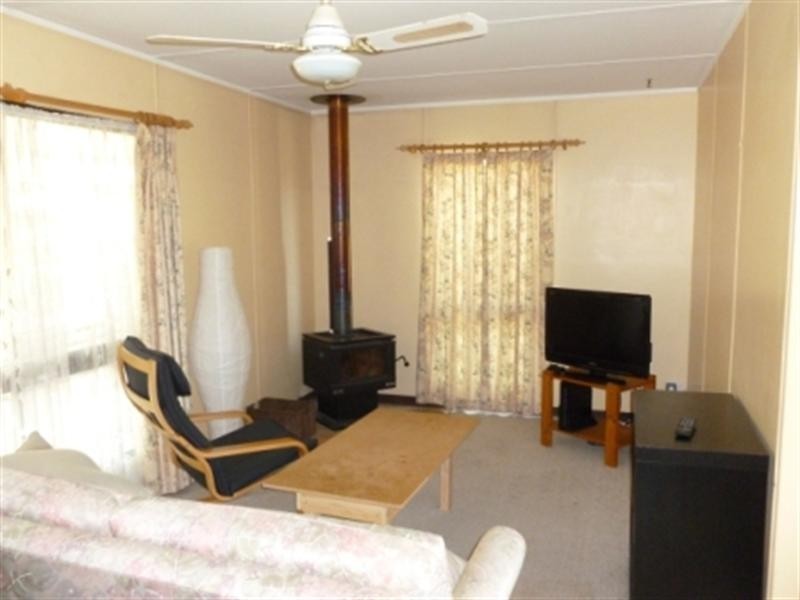 17 Henry Street, Clare SA 5453