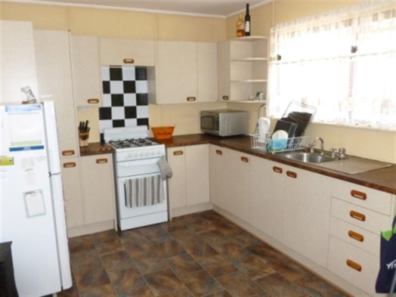 17 Henry Street, Clare SA 5453