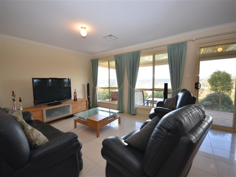 14 Michael Court, Clare SA 5453