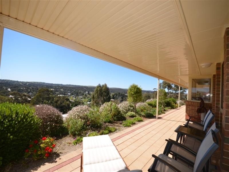 14 Michael Court, Clare SA 5453