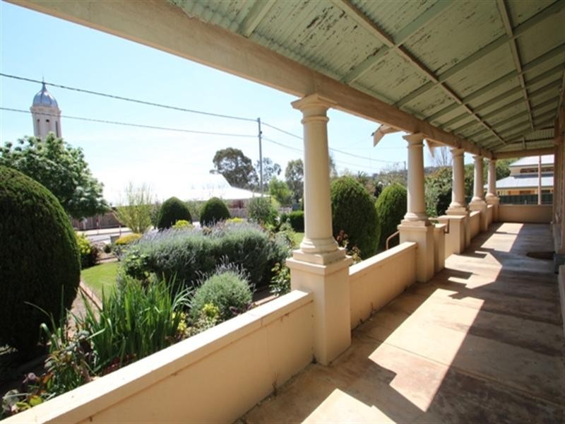 30 Victoria Road, Clare SA 5453